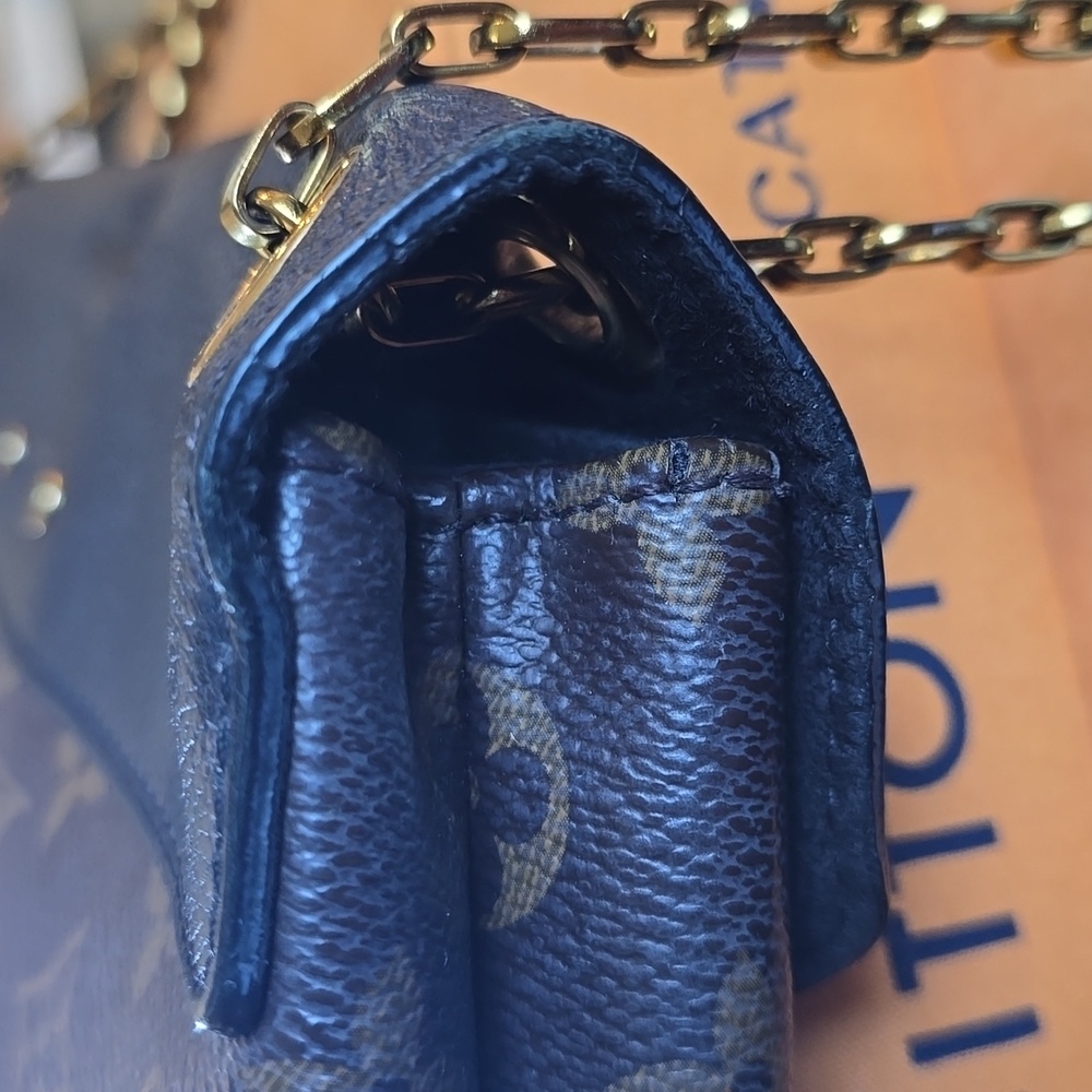 Louis Vuitton, Pallas Shoulder/Crossbody Chain Monogram Canvas Bag with Calfskin - Picture 11 of 16